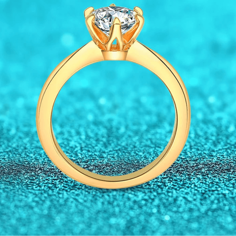 Anel Feminino em Prata Esterlina Banhado a Ouro Com Pedra Brilhante Moissanite