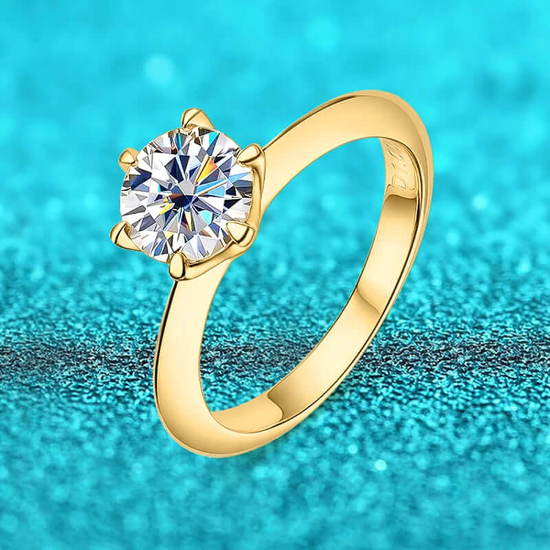 Anel Feminino em Prata Esterlina Banhado a Ouro Com Pedra Brilhante Moissanite